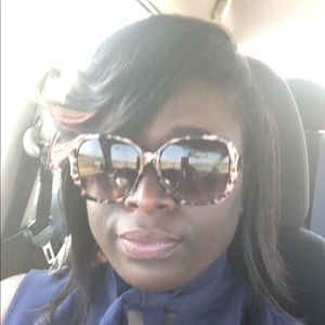 Meet your Posher, Cassandra